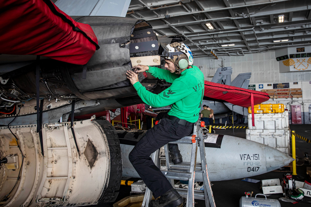 ইরানের কাছে পৌঁছেছে ভেনেজুয়েলার চেয়েও বড় ‘আর্মাডা’, সমঝোতা চায় ইরান: ট্রাম্প