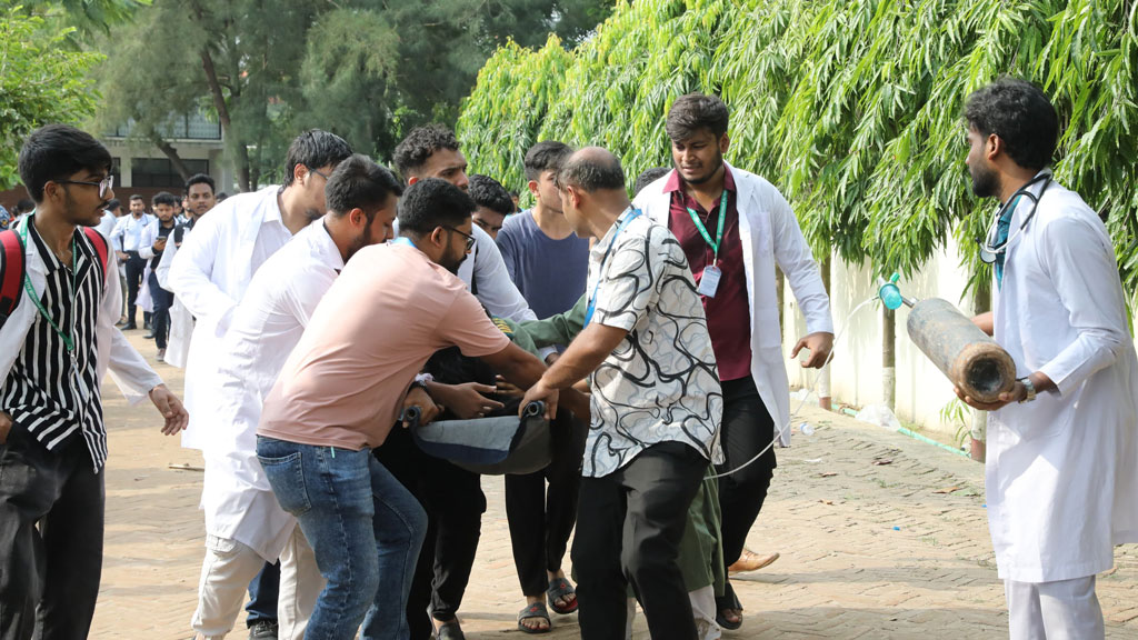 উত্তরায় বিমান বিধ্বস্ত: হটলাইন চালু করল বার্ন ইনস্টিটিউট