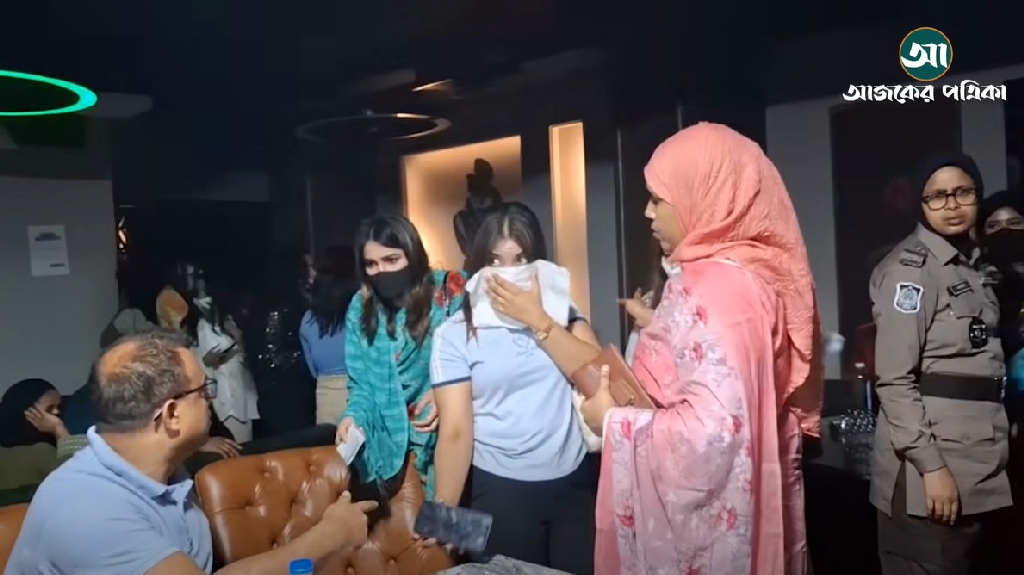 উত্তরায় মদের বারে অভিযান, নারীসহ ১৪০ জন গ্রেপ্তার