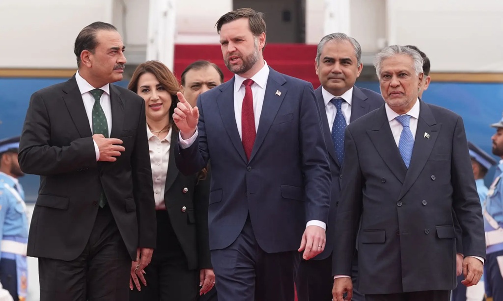 ভ্যান্সের ইসলামাবাদ আগমন, পৌঁছে গেছে সব পক্ষ, আলোচনা শুরুর অপেক্ষা