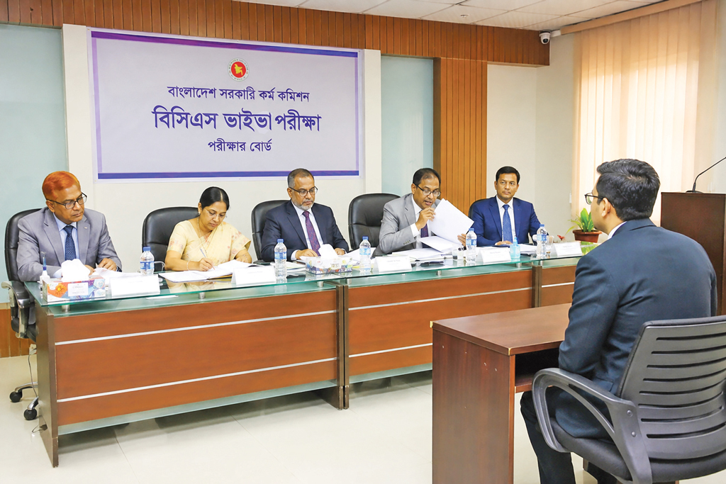 সহশিক্ষা কার্যক্রমে কী কী করেছেন
