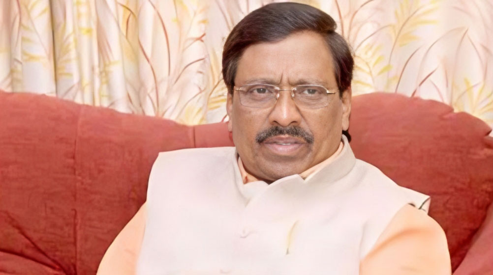 ভারতে পুত্রবধূকে গো–মূত্র খাওয়ানোর অভিযোগে এমপি পরিবারের বিরুদ্ধে মামলা