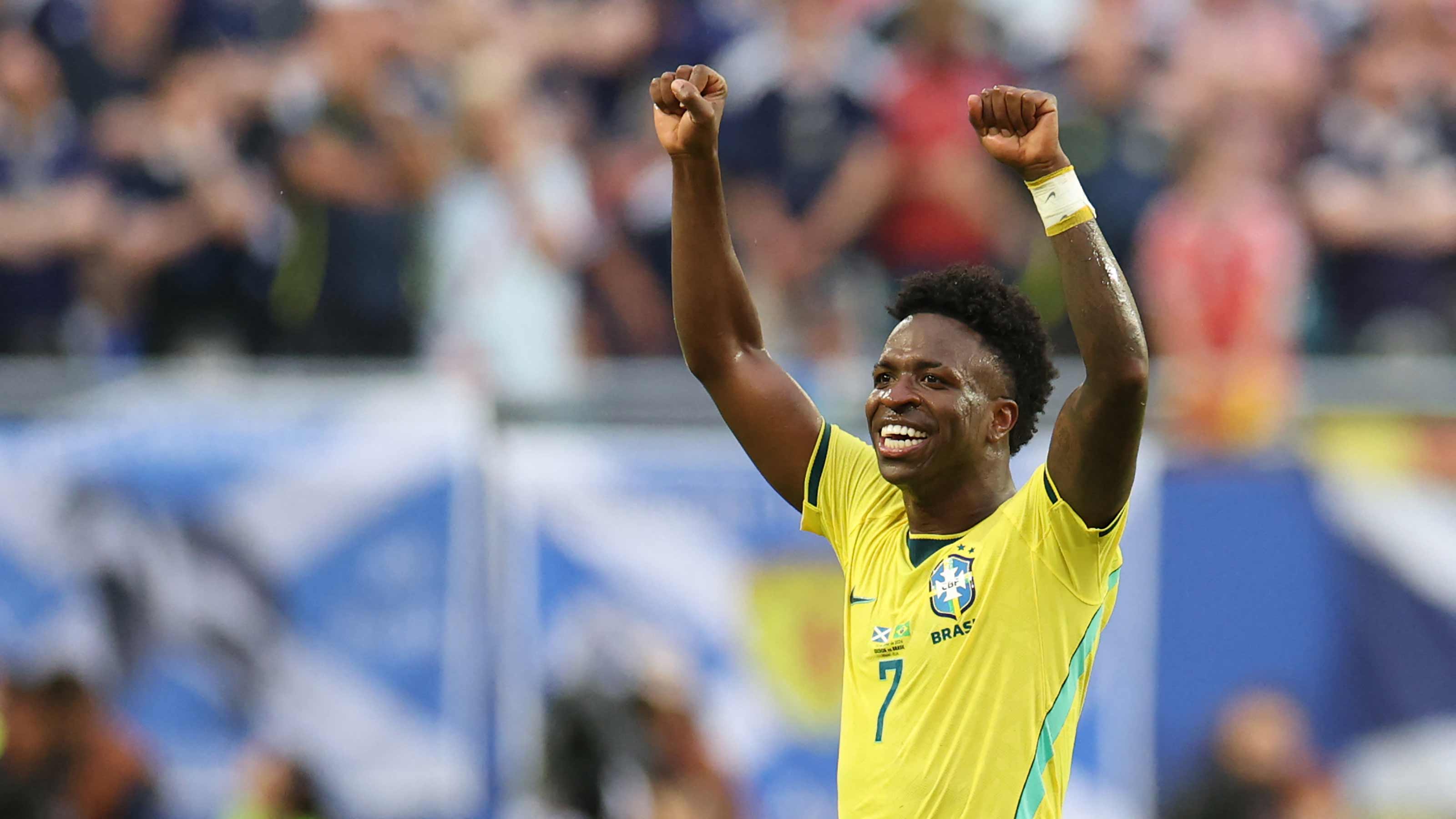 কোচকে ভুল প্রমাণ করে বিশেষ উপহারের অপেক্ষায় ভিনিসিয়ুস