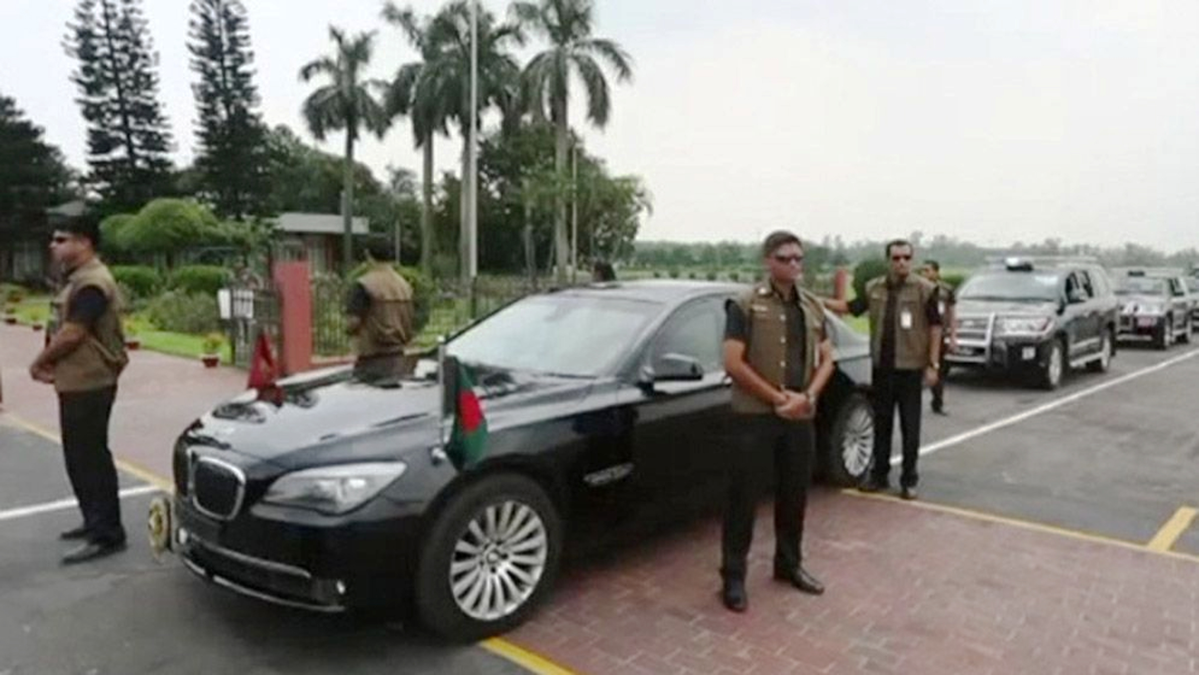 ভিআইপিদের দেহরক্ষী আ.লীগ সংশ্লিষ্টরাই