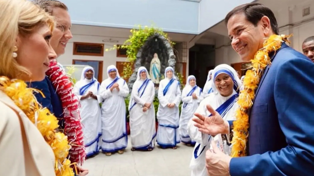 তেল বেচতে ভারতে মার্কিন পররাষ্ট্রমন্ত্রী, বাণিজ্য ও কূটনীতির জট খুলবে কি