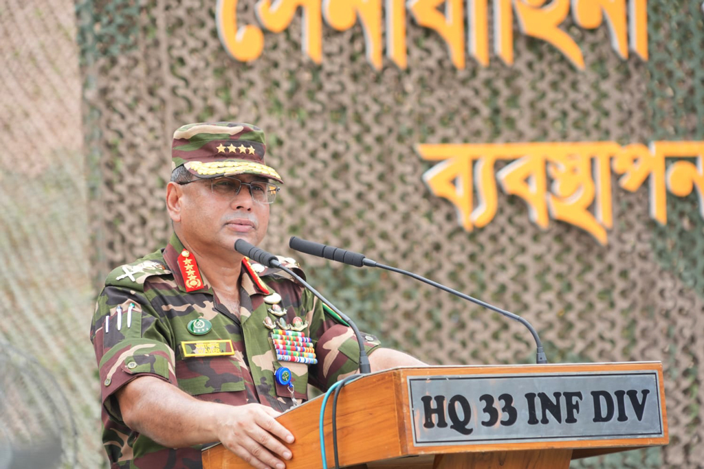 পরিস্থিতি স্থিতিশীল হওয়ায় সেনাসদস্যরা পর্যায়ক্রমে ব্যারাকে ফিরছেন: সেনাপ্রধান