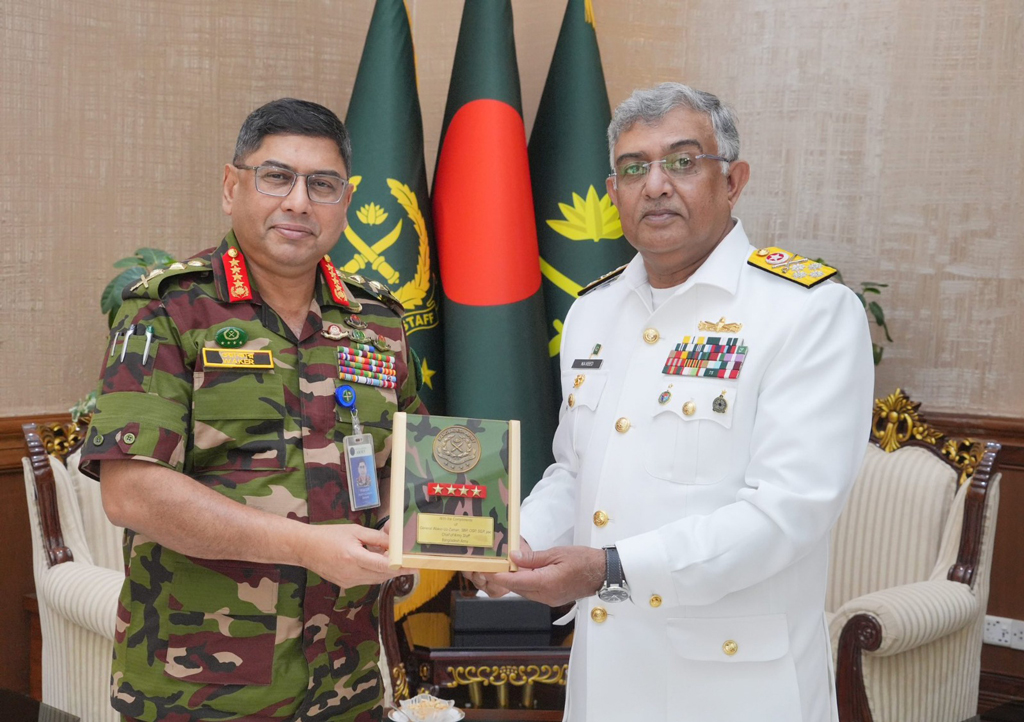 সেনাপ্রধানের সঙ্গে পাকিস্তান নৌবাহিনীর প্রধানের সাক্ষাৎ