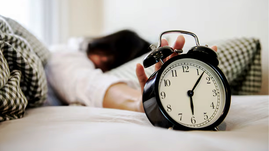 অ্যালার্মে ‘স্নুজ’ চাপা কি মস্তিষ্কের ক্ষতি করে?