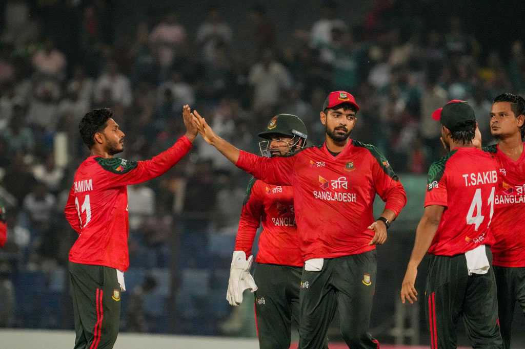 ওয়েস্ট ইন্ডিজকে ১৪৯ রানে আটকালেন মোস্তাফিজরা