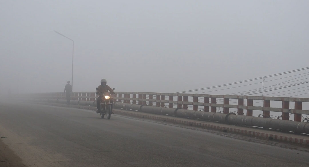 মাঝারি শীতে পঞ্চগড়ে জনভোগান্তি