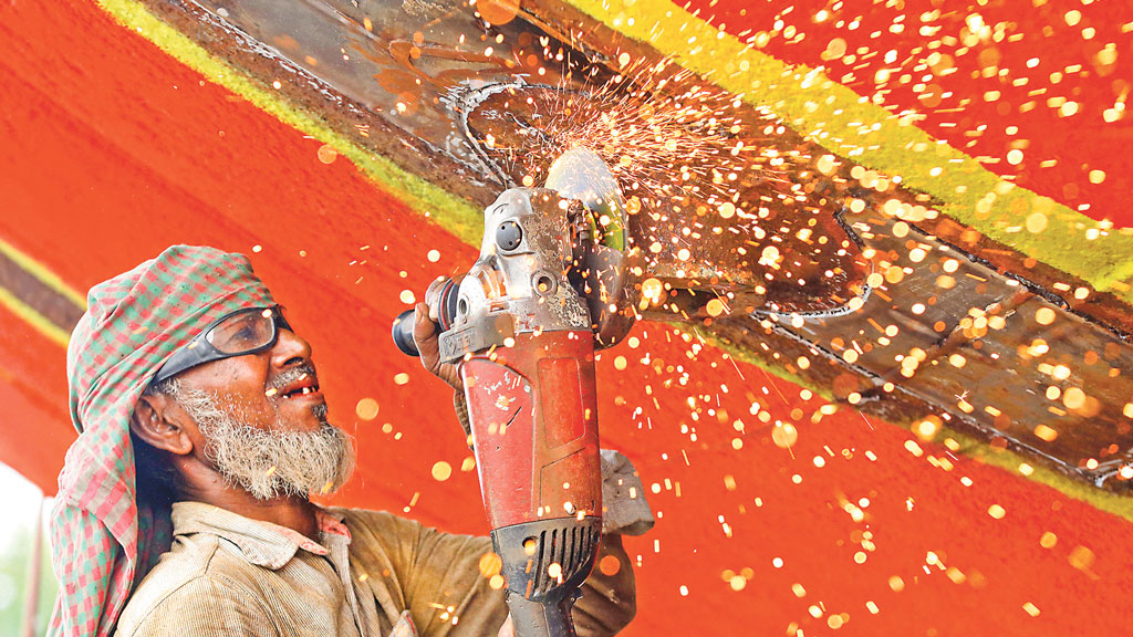 মহান মে দিবস আজ: সুস্থ শ্রমিক কর্মঠ হাত