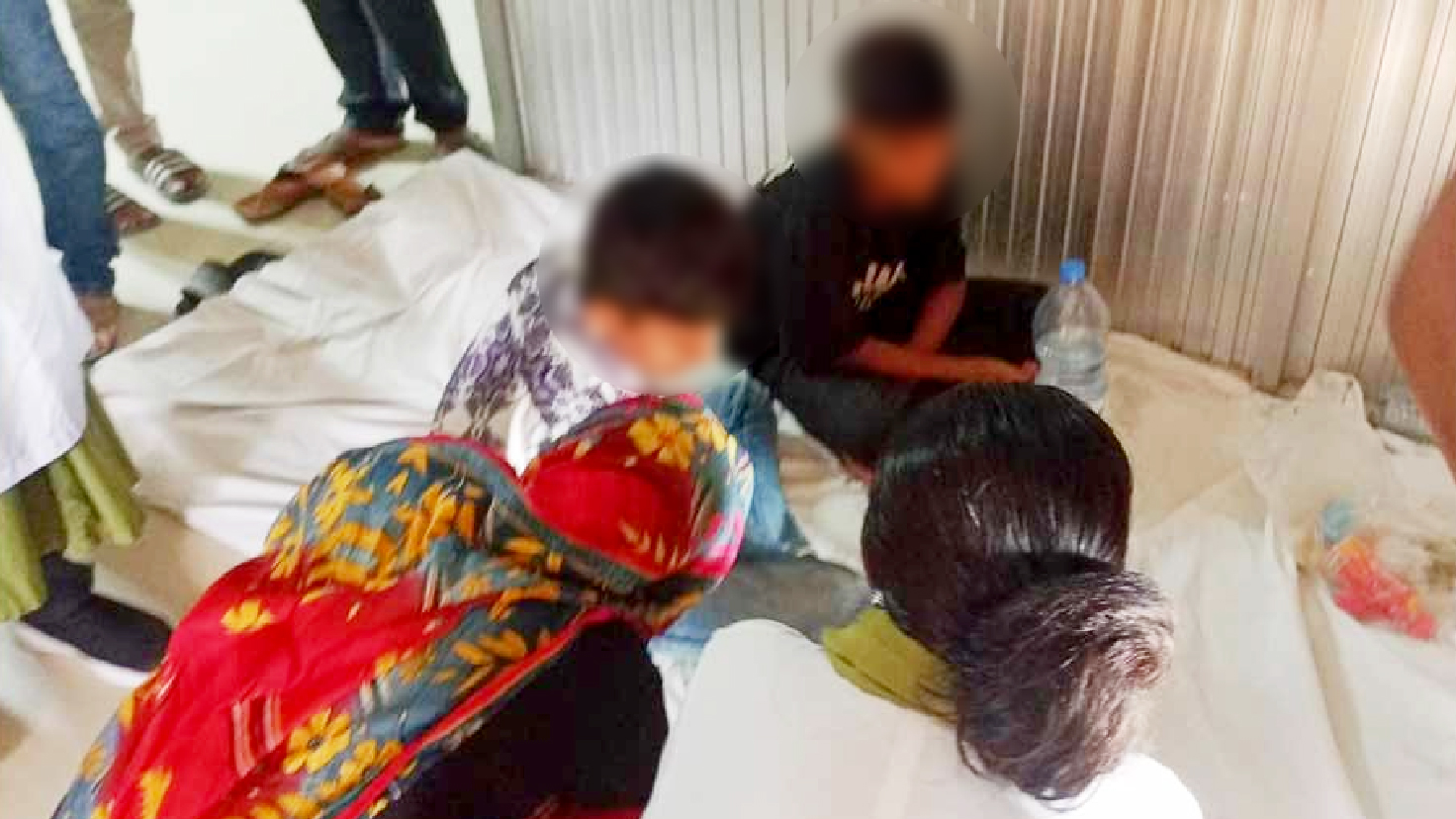 চট্টগ্রামে দুই শিশুর পেটে মিলল সাড়ে ৭ হাজার ইয়াবা