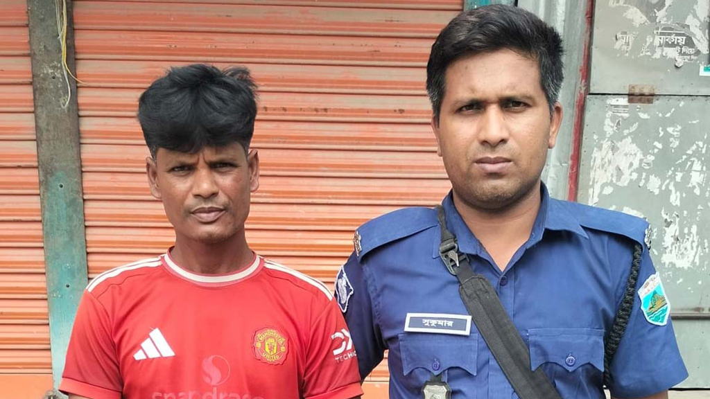 পাবনায় স্কুলছাত্রী ধর্ষণচেষ্টা মামলায় যুবদল নেতা গ্রেপ্তার, দল থেকে বহিষ্কার