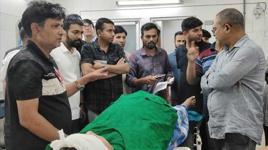 বগুড়ায় যুবদল নেতাকে কুপিয়ে জখম