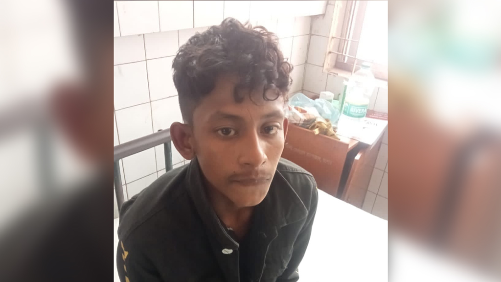 যুবকের পেটে মিলল ২২০০ ইয়াবা বড়ি