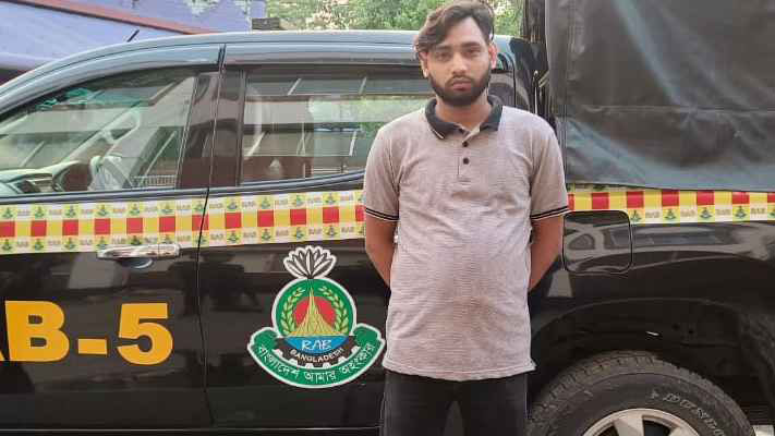 তরুণীর ছবি ছড়িয়ে দেওয়ার হুমকি, যুবক গ্রেপ্তার