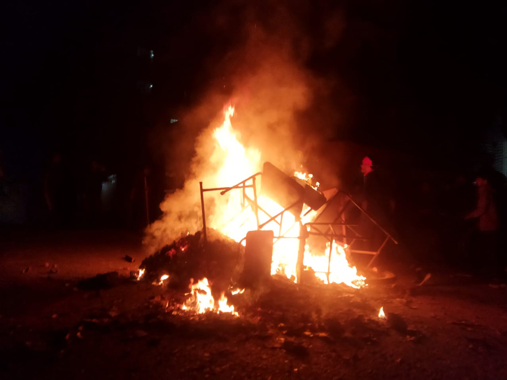 নারী শিক্ষার্থীকে উত্ত্যক্ত, যবিপ্রবি শিক্ষার্থীদের সঙ্গে স্থানীয়দের দফায় দফায় সংঘর্ষ