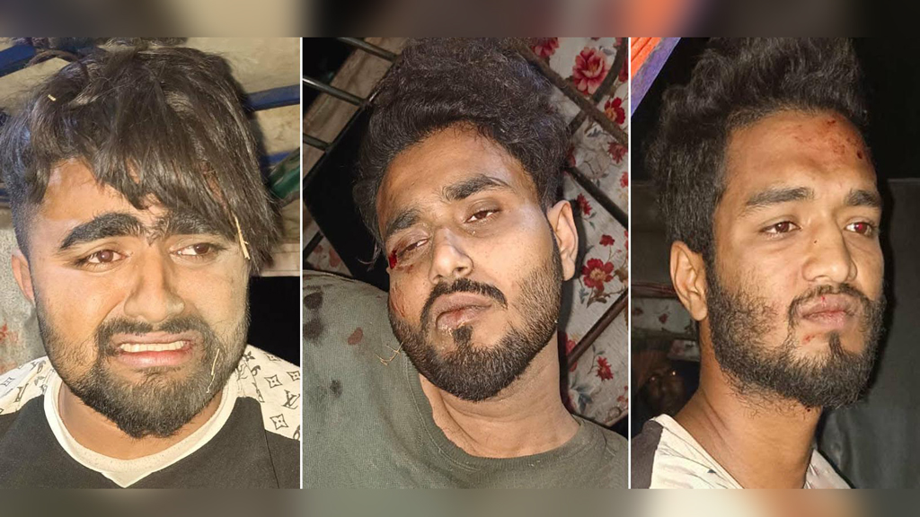 যশোরে অস্ত্র-গুলিসহ ৩ যুবককে ধরে গণপিটুনি, মোটরসাইকেলে আগুন