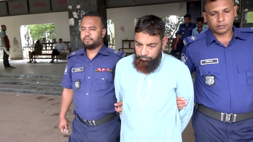অর্থ আত্মসাৎ: প্রধান আসামি যশোর শিক্ষা বোর্ডের বরখাস্ত সহকারী হিসাবরক্ষক গ্রেপ্তার