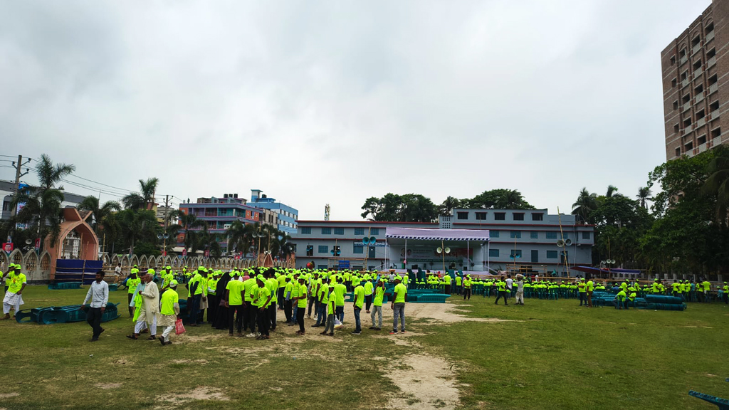 যশোরে পৌঁছালেন তারেক রহমান, শহরজুড়ে সাজ সাজ রব