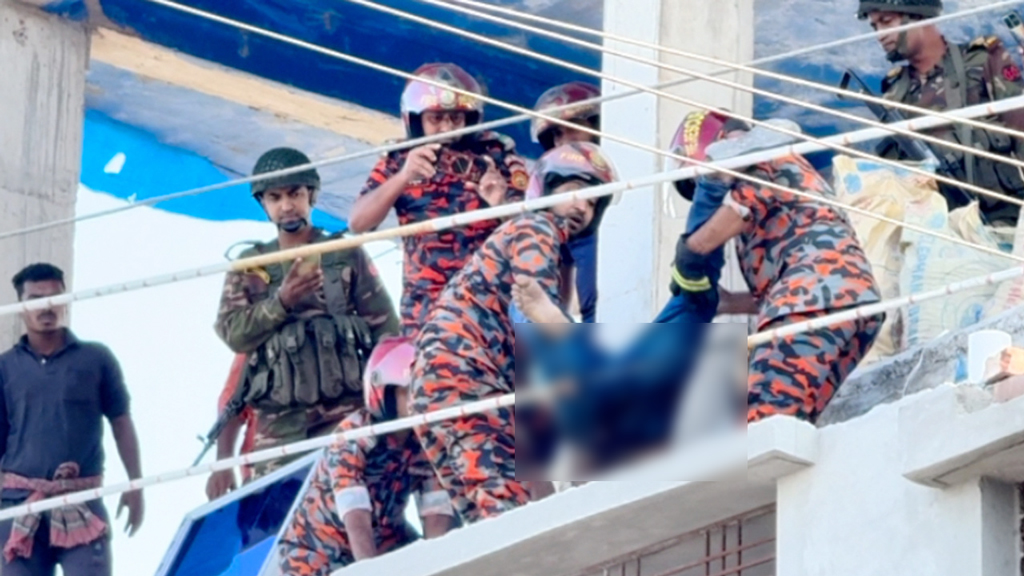 বিদ্যুতের তারের ওপর পড়ে ছিল মিস্ত্রির লাশ