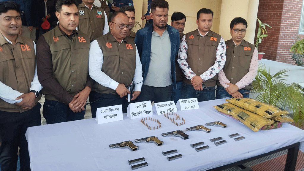 যশোরে ৫০টি গুলি, ৫ বিদেশি পিস্তলসহ যুবক আটক