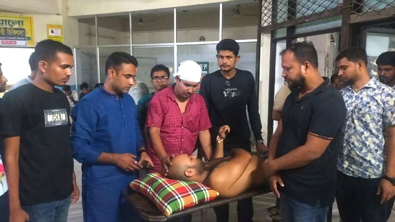 কেশবপুরে হাডুডু খেলায় অতর্কিত হামলা: ছাত্রদলের আহ্বায়কসহ আহত ১০