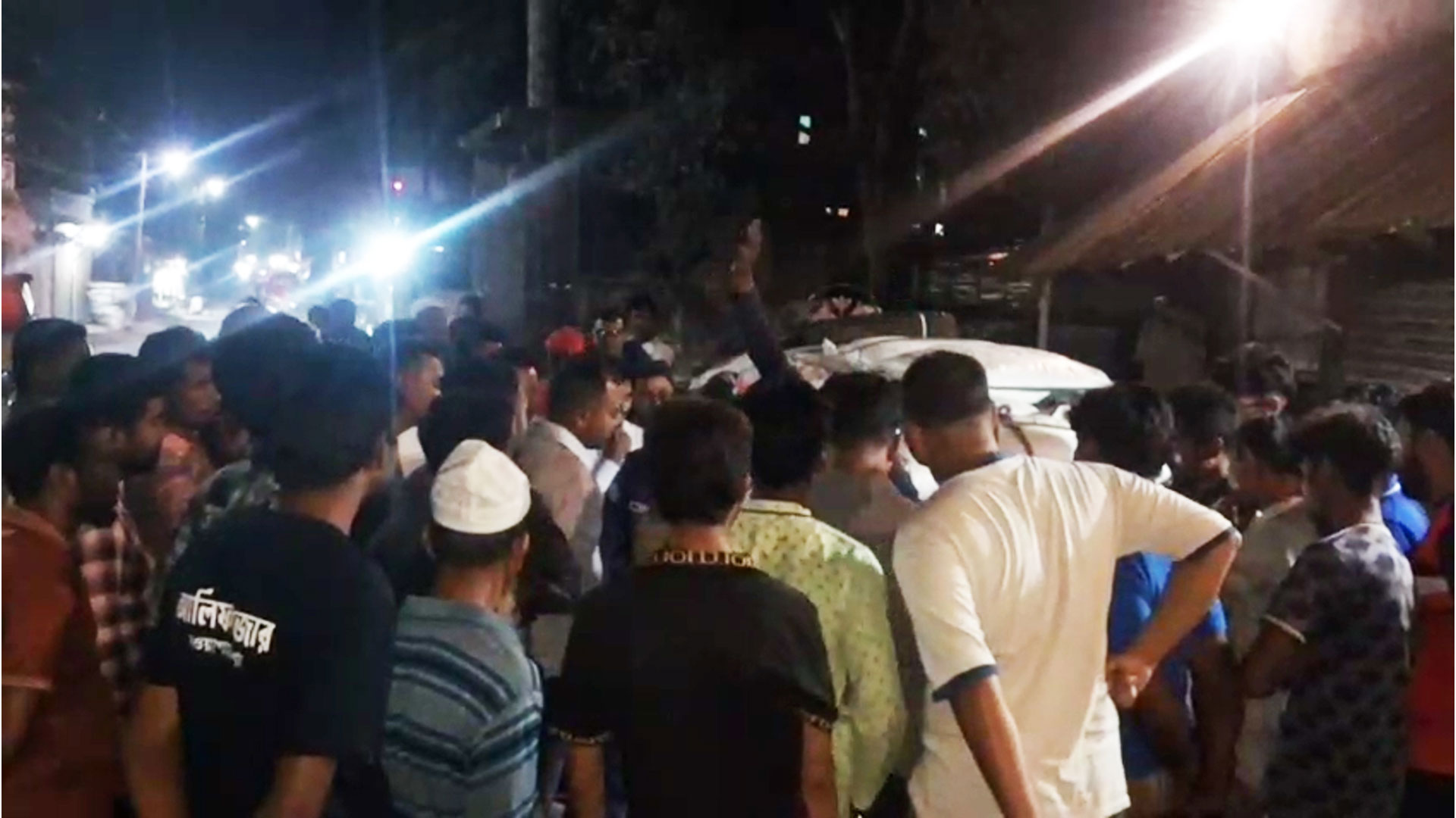 অভয়নগরে ৫৬ বস্তা সরকারি সার জব্দ, নছিমনচালক আটক