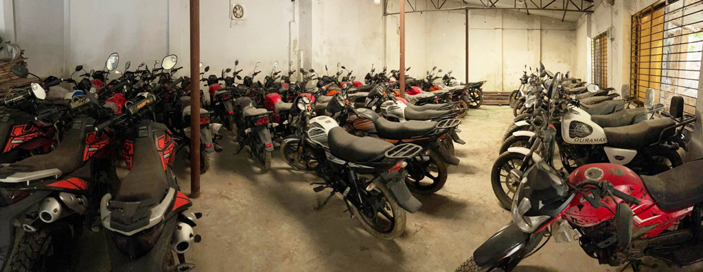 যশোরে ৭৭টি আমেরিকান মোটরসাইকেল জব্দ, গুদাম সিলগালা