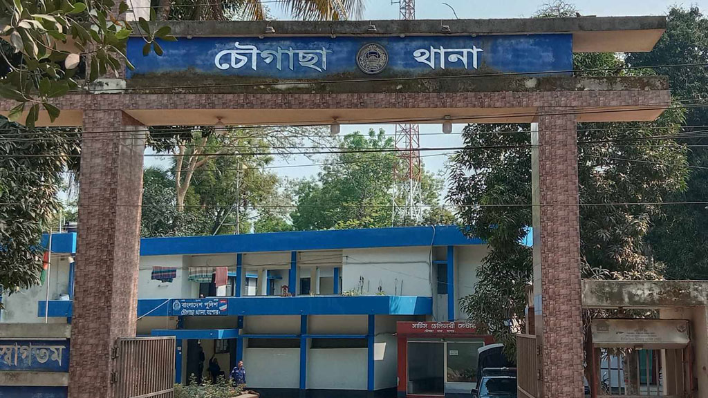 যশোরে আসামি ধরতে যাওয়া পুলিশের ওপর হামলা, ওসিসহ আহত ৭