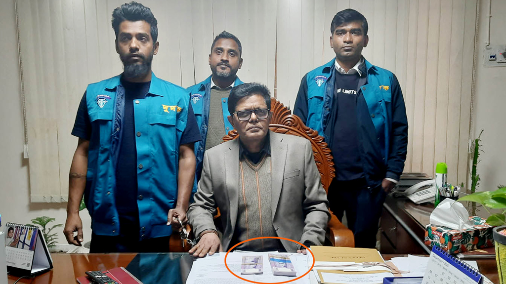 ঘুষের টাকাসহ আটক যশোরের প্রাথমিক শিক্ষা কর্মকর্তা কারাগারে