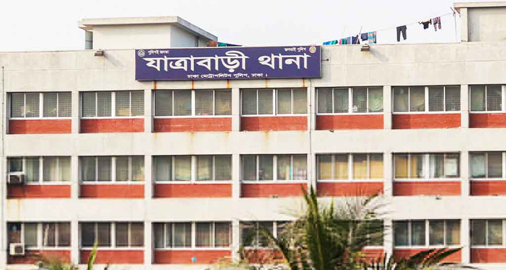 যাত্রাবাড়ীতে দোকানের দেয়াল ভেঙে ১২৫ ভরি সোনা ও টাকা লুট