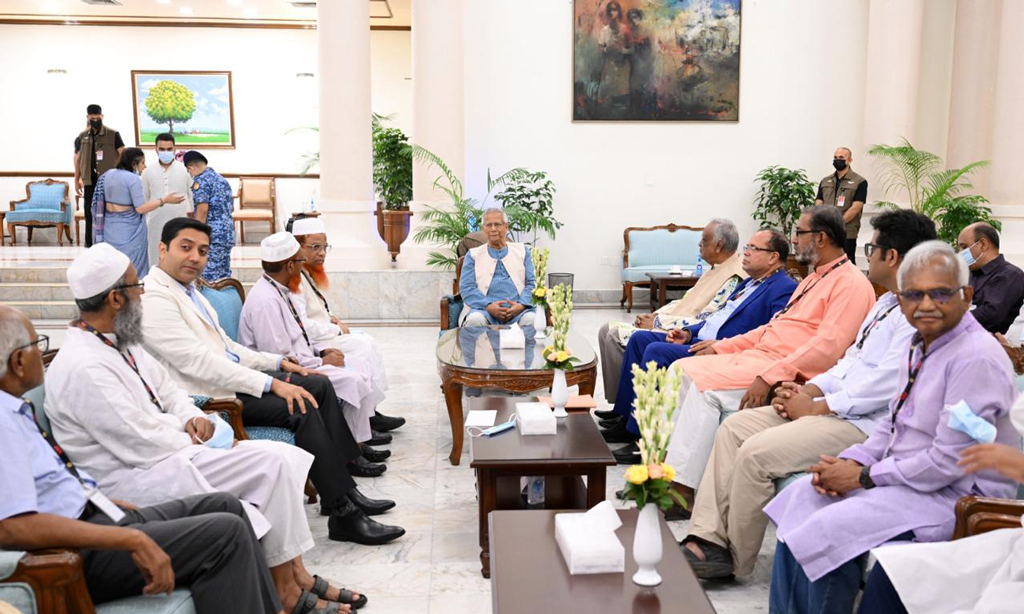 ১৪টি দলের সঙ্গে বৈঠকে প্রধান উপদেষ্টা