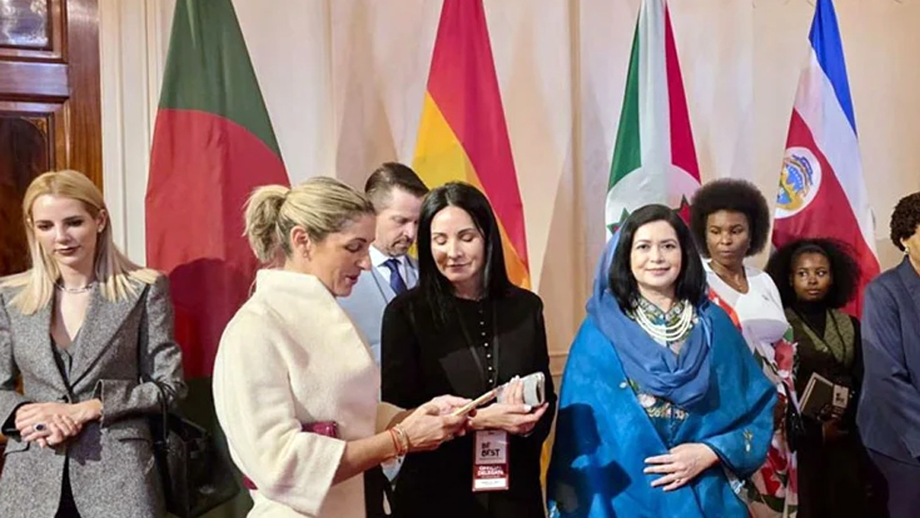 মেলানিয়া ট্রাম্পসহ ফার্স্ট লেডিদের সঙ্গে জুবাইদা রহমানের সাক্ষাৎ