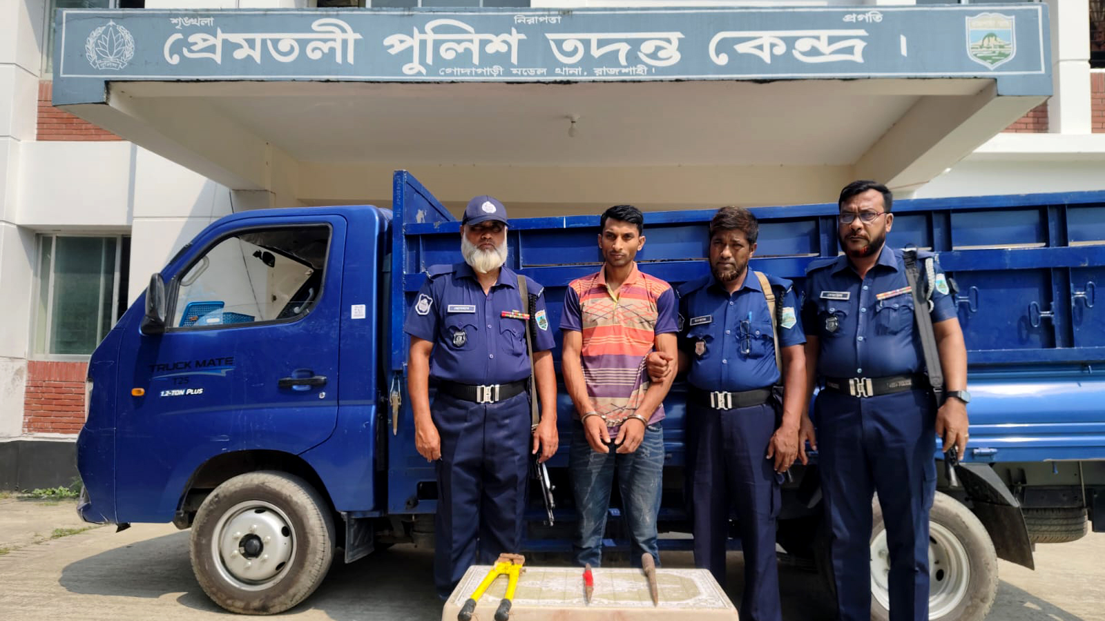 রাজশাহীতে গরুচোর চক্রের অন্যতম সদস্য গ্রেপ্তার