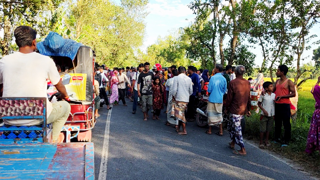 ঠাকুরগাঁওয়ের বালিয়াডাঙ্গীতে বাসের সামনে ছিটকে পড়ে মোটরসাইকেল আরোহী মিদুল নিহত, চালক হাসপাতালে